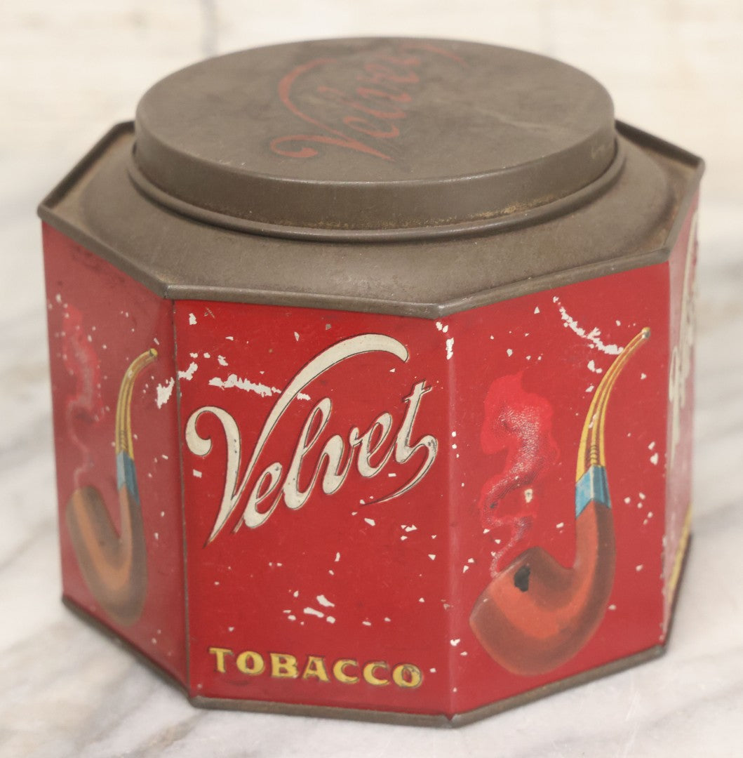Lot 101 - Vintage Lithographed Octogonal Advertising Tin For Velvet Tobacco, With Original Lid, Pipe Graphics, Manufactured By Spaulding & Merrick, Chicago, Illinois