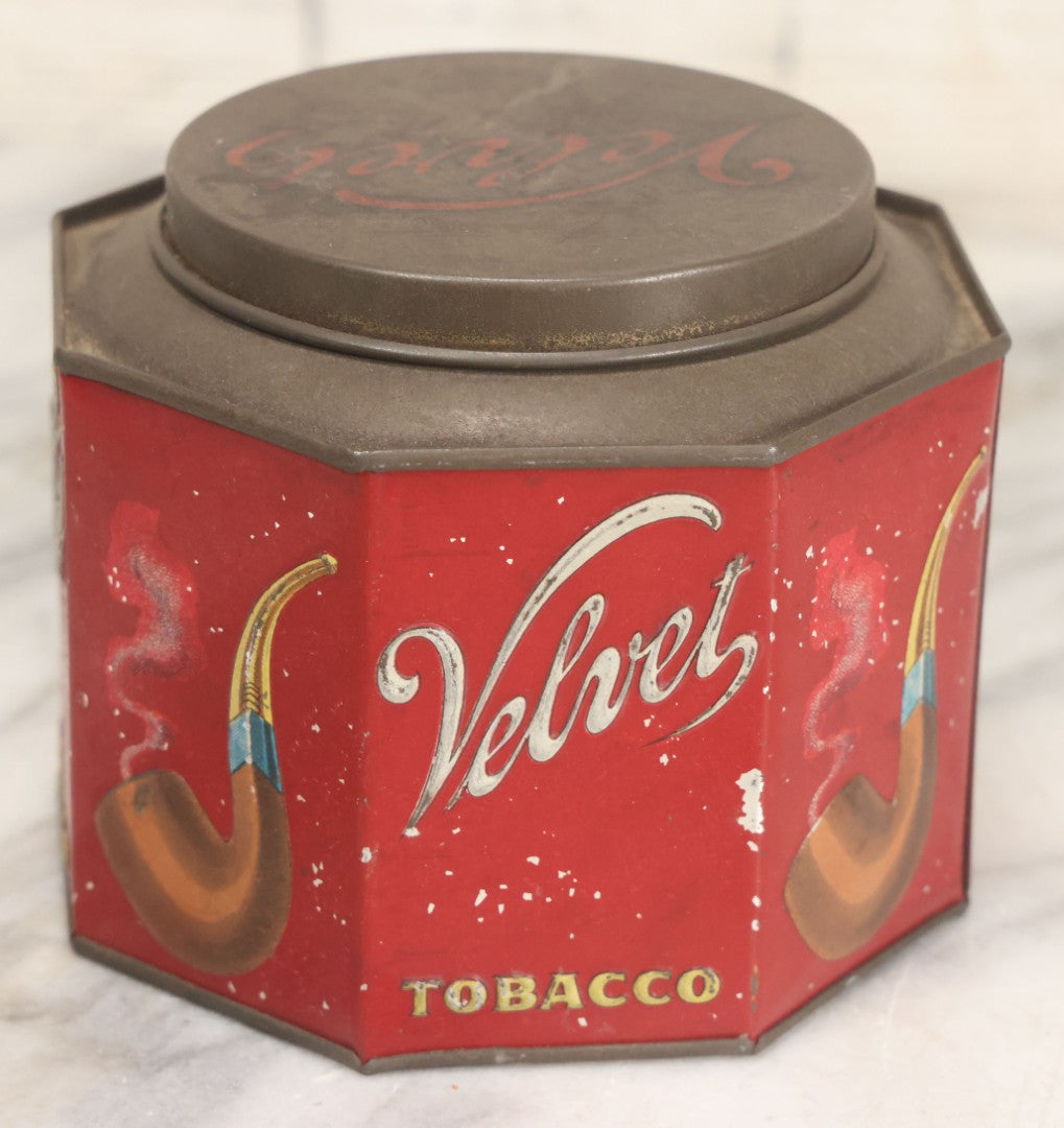Lot 101 - Vintage Lithographed Octogonal Advertising Tin For Velvet Tobacco, With Original Lid, Pipe Graphics, Manufactured By Spaulding & Merrick, Chicago, Illinois