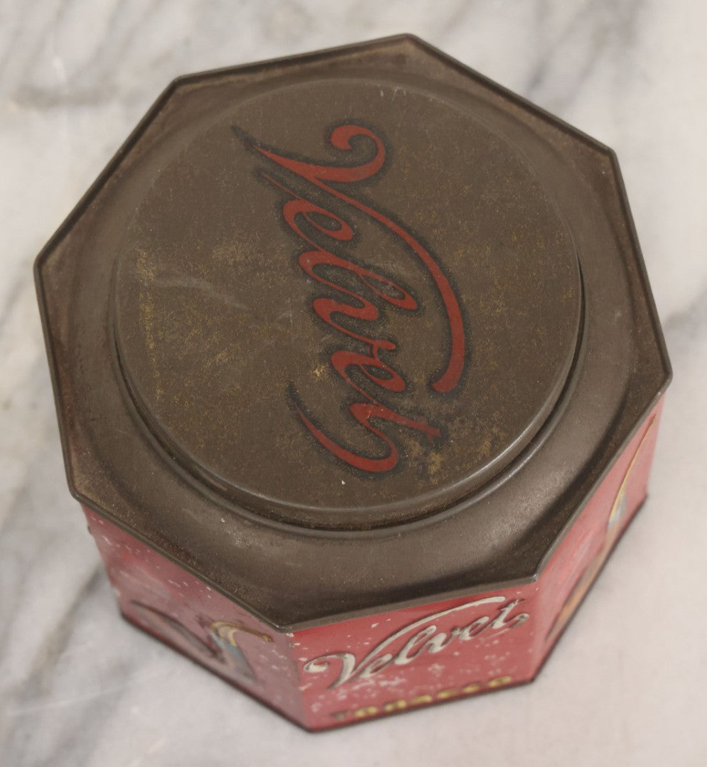 Lot 101 - Vintage Lithographed Octogonal Advertising Tin For Velvet Tobacco, With Original Lid, Pipe Graphics, Manufactured By Spaulding & Merrick, Chicago, Illinois