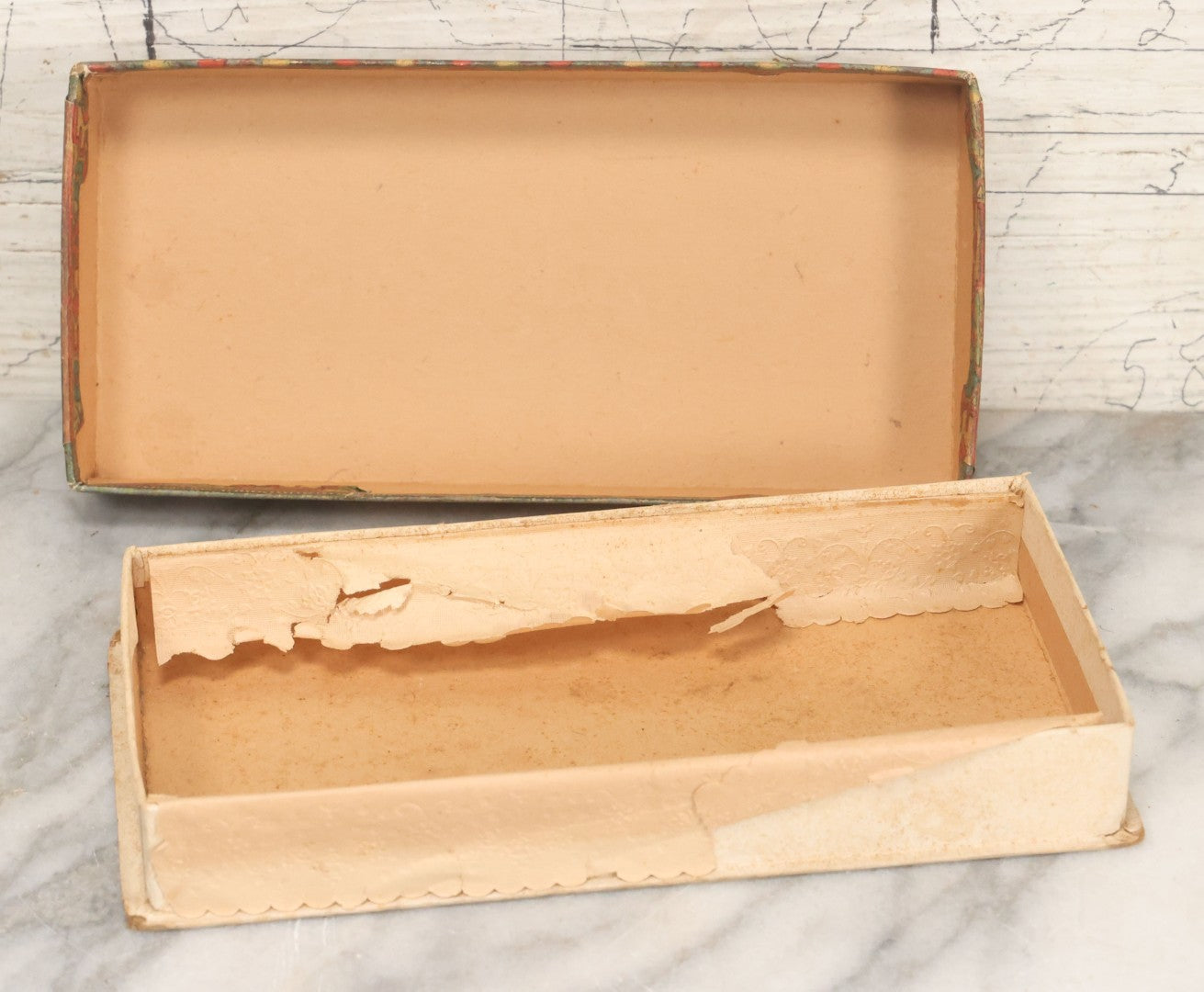Lot 105 - Antique Paper Board Candy Box With Lithograph Wrapped Lid With Exotic Woman Graphics, Paper Label On Bottom From G.B. Co., Springfield, Massachusetts