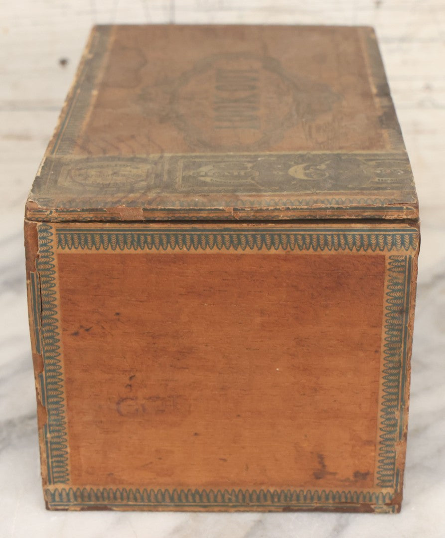 Lot 110 - Antique Wooden Cigar Box For "Lookout" Cigars, Sold By C.W. Wilder, Boston, Massachusetts, With Lithographed Interior And Exterior Labels With Fox Graphics, Label Dated 1873, By F. Heppenheimer