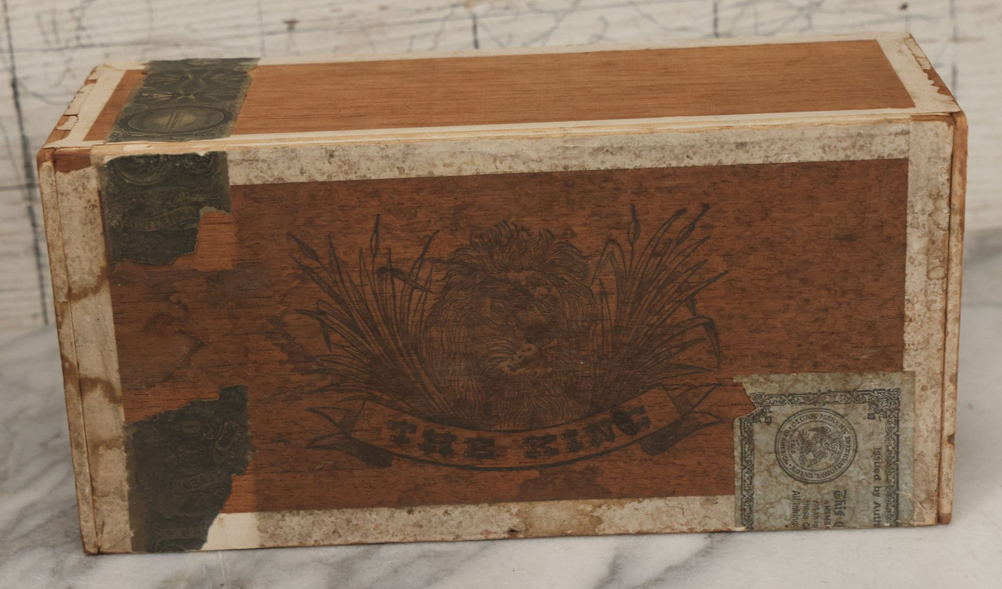 Lot 112 - Antique Wooden Cigar Box For "The King" Cigars, With Lithographed Interior And Exterior Labels With Lion And Crown Graphics, Lithographed By F. Heppenheimer's Sons, New York