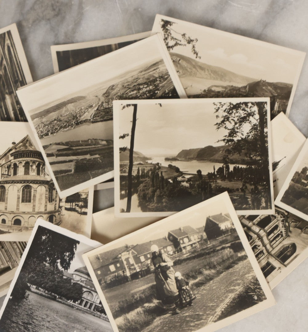 Lot 089 - Grouping Of 32 Souvenir Black And White Photographs From Europe, Including Cathedrals, Bridges, Architecture And More