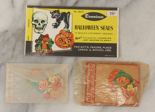Lot 073 - Grouping Of Vintage Decorative Halloween Seals Including Dennison No. 8915 Booklet, Others