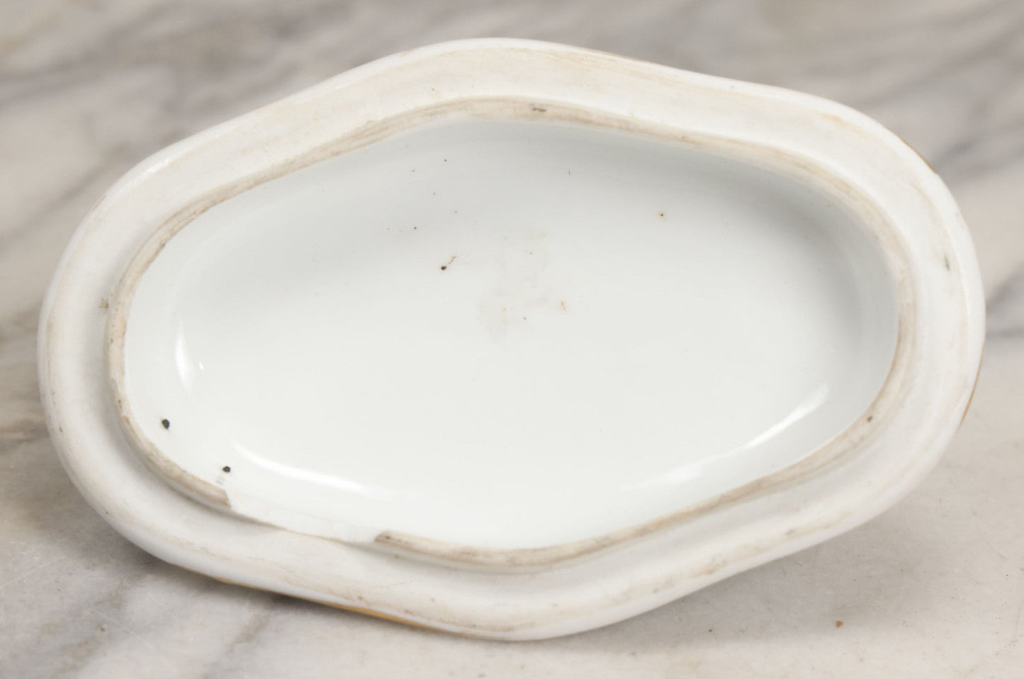 Lot 107 - Antique Porcelain Dresser Box Lid With Child And Kitten Figural Motif