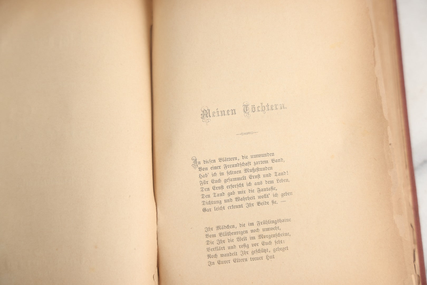 Lot 189 - "Die Plauderstunden" (“The Chatting Hours: Twelve Tales For Older Youth”) Antique German Language Children's Book By Lina Morgenstern, Ferdinand Hirt & Sons, Publishers, Leipzig, 1874, Note Cover Boards Warped