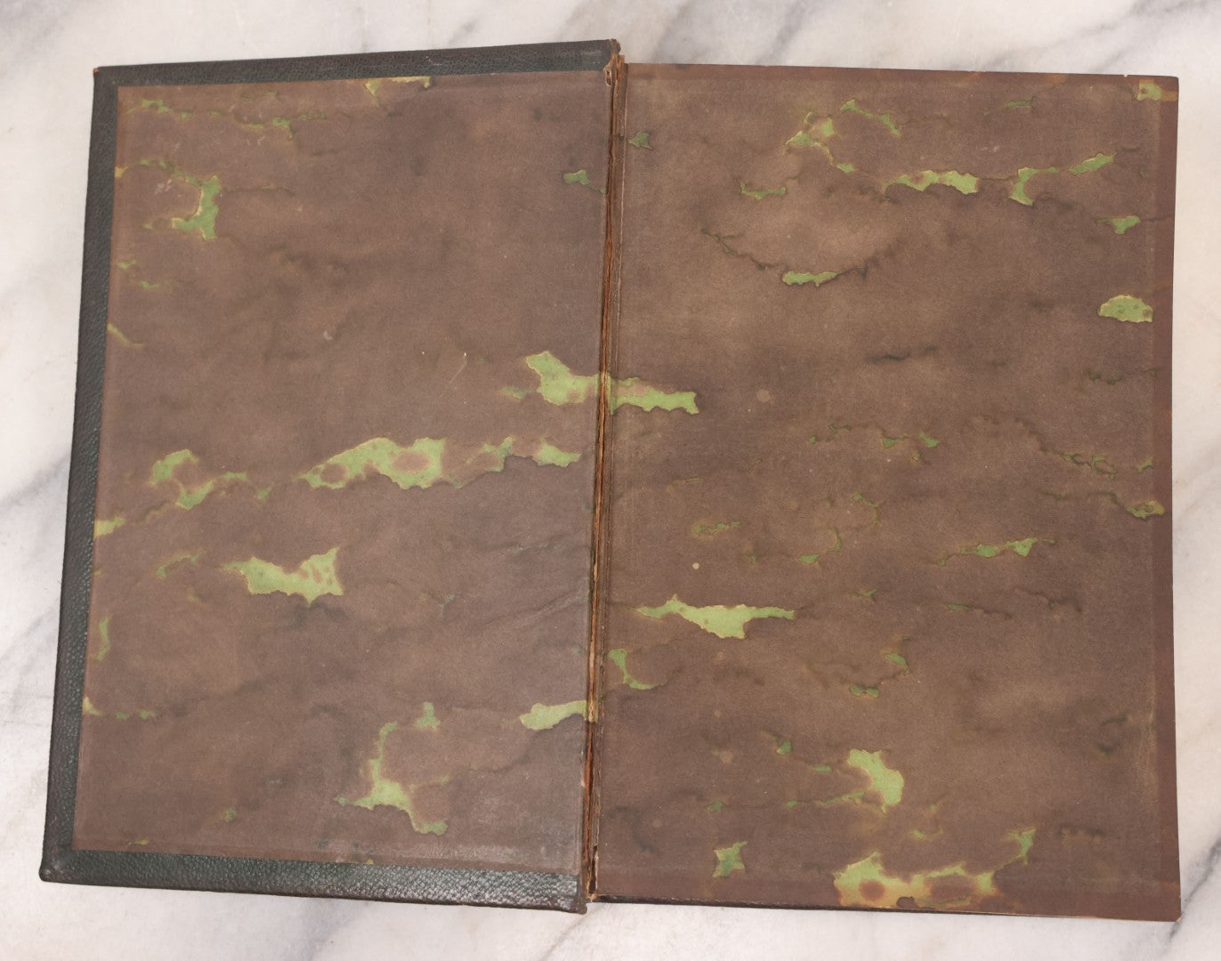 Lot 135 - "The Complete Poetical Works Of Sir Walter Scott" Antique Illustrated Book, Fine Binding, Painted Leather Cover With Gold Text And Details, Gold Fore-Edge, Christmas 1909 Inscription, Published By Thomas Y. Crowell & Co., New York, 1894