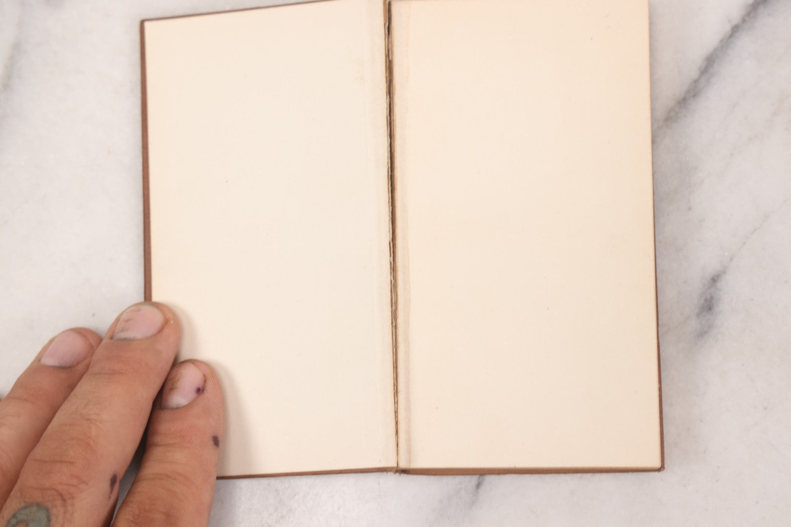 Lot 146 - "Sonnets From The Portuguese And Other Poems" By Elizabeth Barrett Browning And "One Word More And Other Poems" By Robert Browning, Two Works In One Antique Miniature Book, Published By The Century Co., New York, 1905