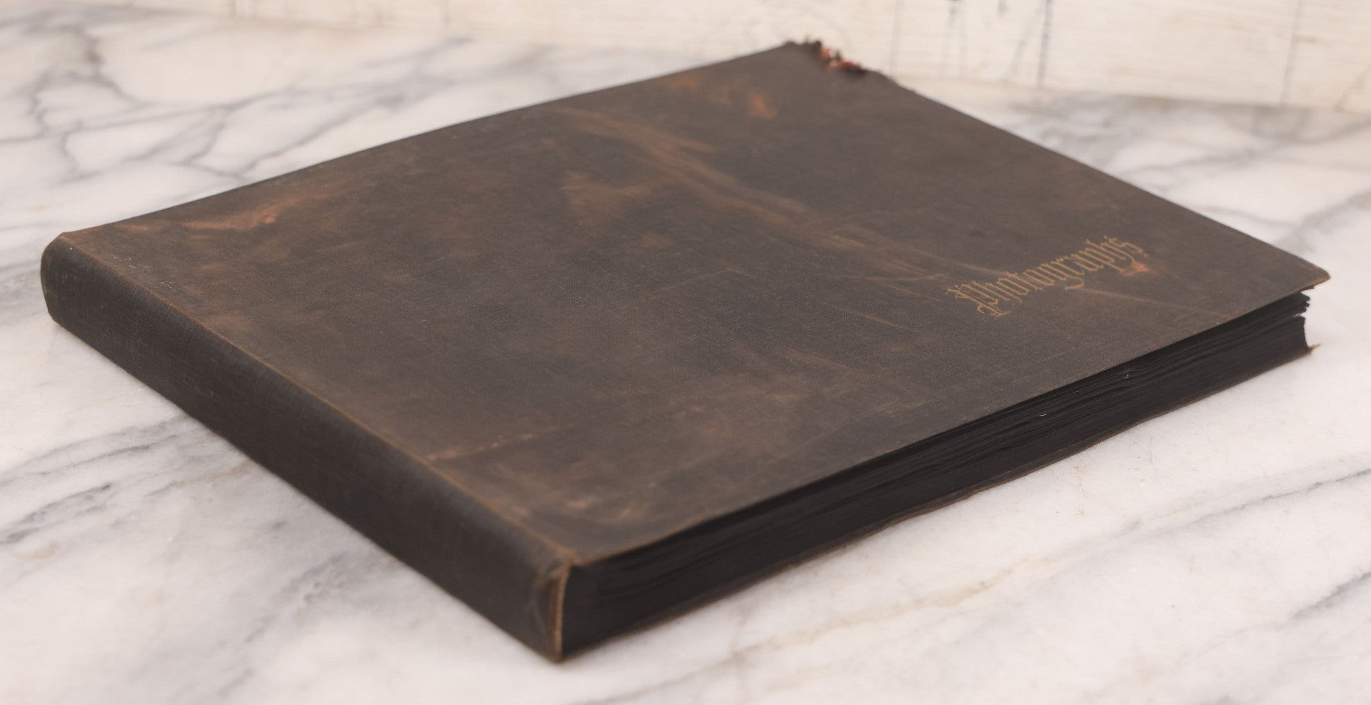 Lot 095 - Antique Family Photo Album With 25+ Portrait And Snapshot Photographs, Mostly Of Children, Including New York Sightseeing Trolley Photo, And Several Additional Loose Snapshot Photos
