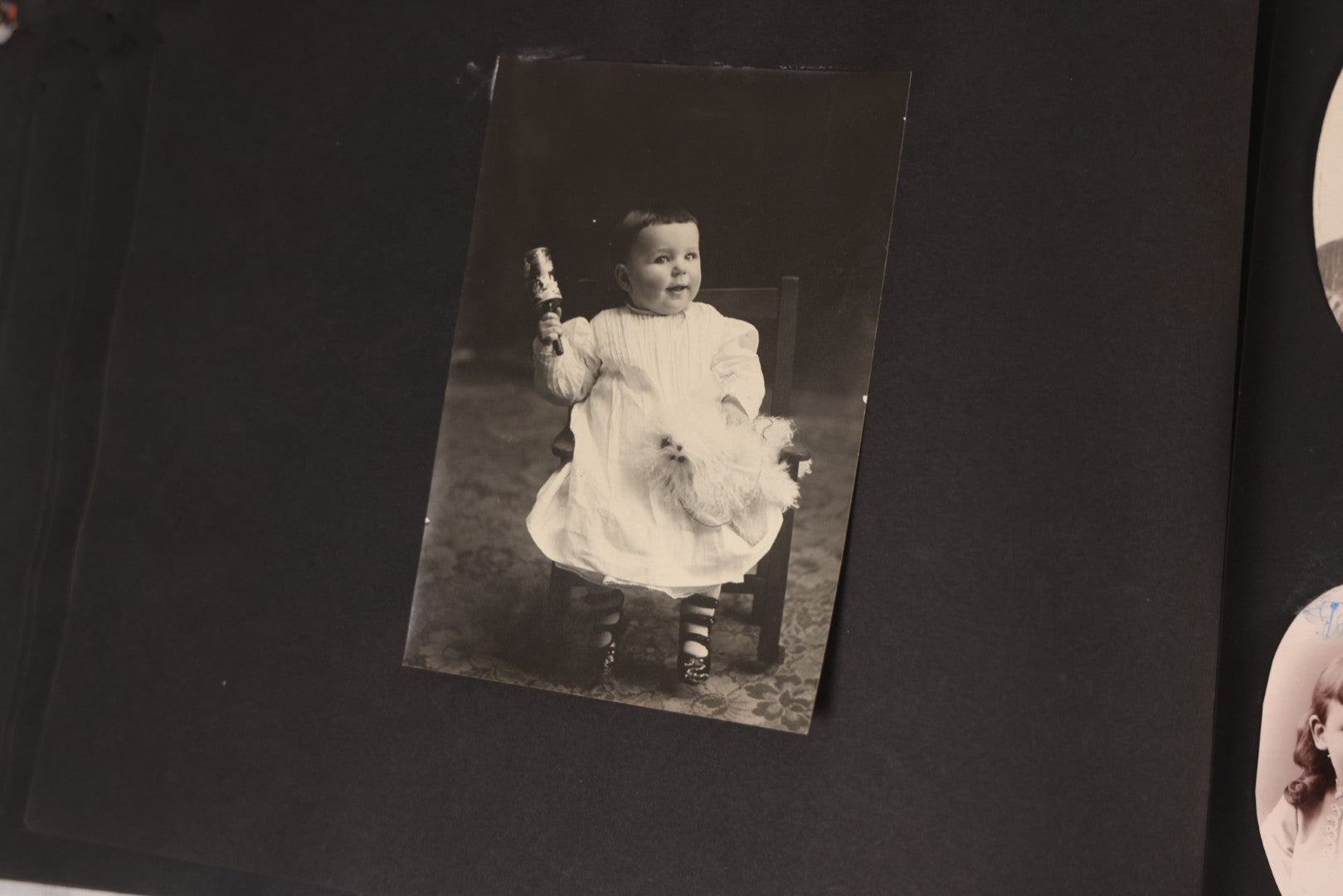 Lot 095 - Antique Family Photo Album With 25+ Portrait And Snapshot Photographs, Mostly Of Children, Including New York Sightseeing Trolley Photo, And Several Additional Loose Snapshot Photos