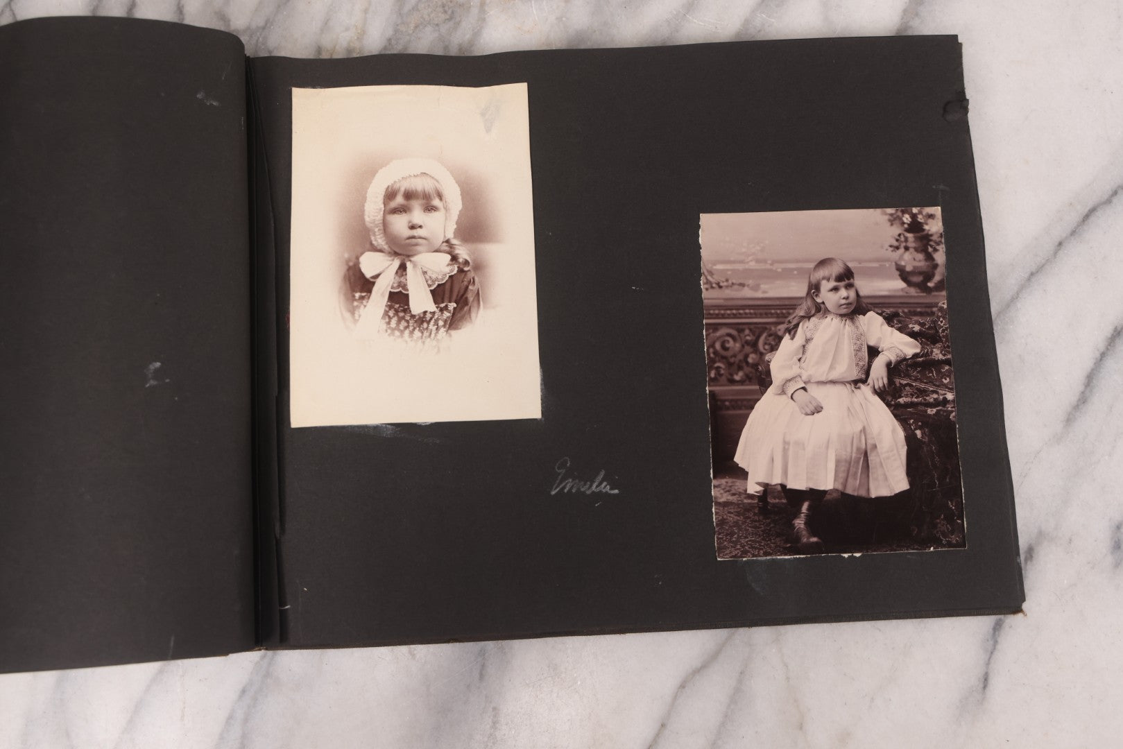 Lot 095 - Antique Family Photo Album With 25+ Portrait And Snapshot Photographs, Mostly Of Children, Including New York Sightseeing Trolley Photo, And Several Additional Loose Snapshot Photos
