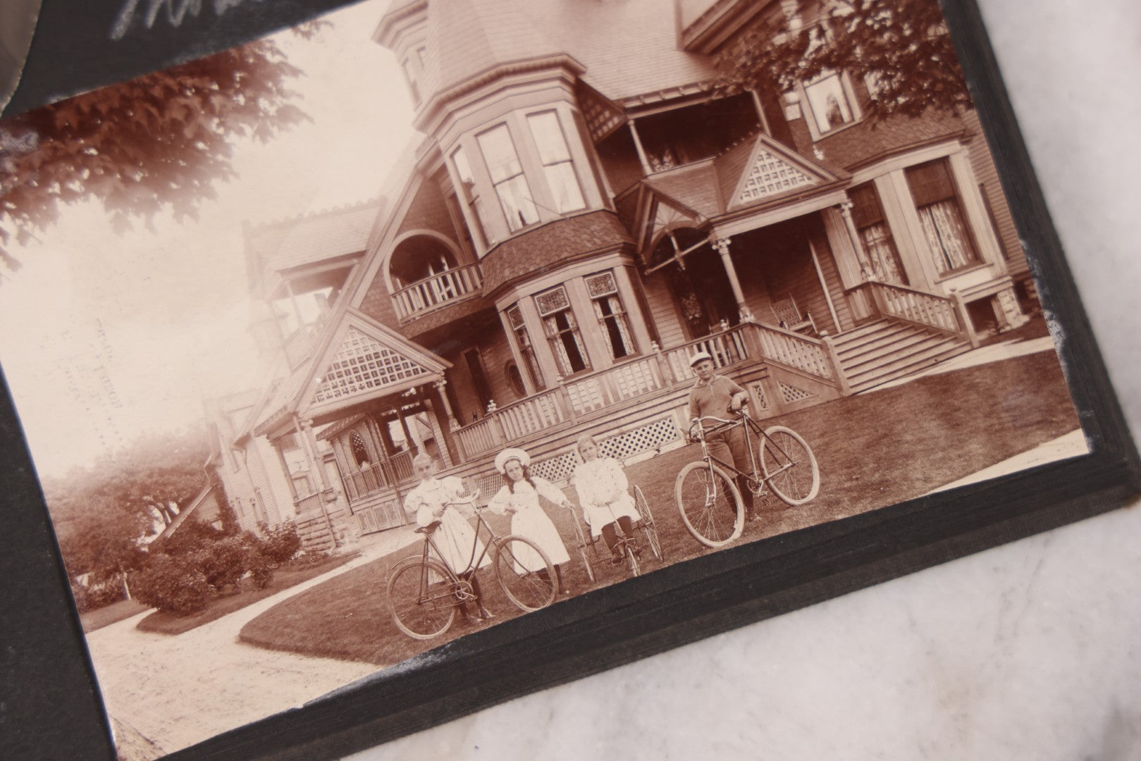 Lot 095 - Antique Family Photo Album With 25+ Portrait And Snapshot Photographs, Mostly Of Children, Including New York Sightseeing Trolley Photo, And Several Additional Loose Snapshot Photos