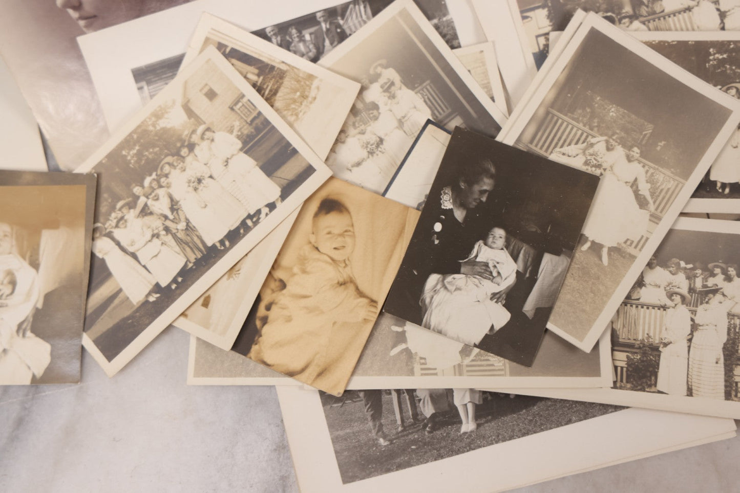 Lot 095 - Antique Family Photo Album With 25+ Portrait And Snapshot Photographs, Mostly Of Children, Including New York Sightseeing Trolley Photo, And Several Additional Loose Snapshot Photos