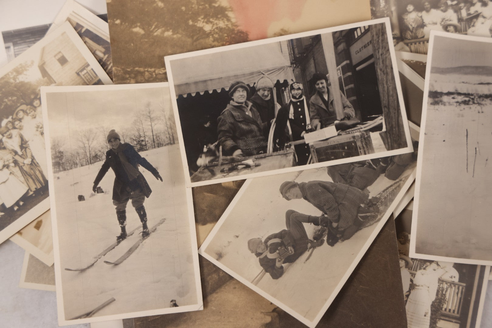 Lot 095 - Antique Family Photo Album With 25+ Portrait And Snapshot Photographs, Mostly Of Children, Including New York Sightseeing Trolley Photo, And Several Additional Loose Snapshot Photos