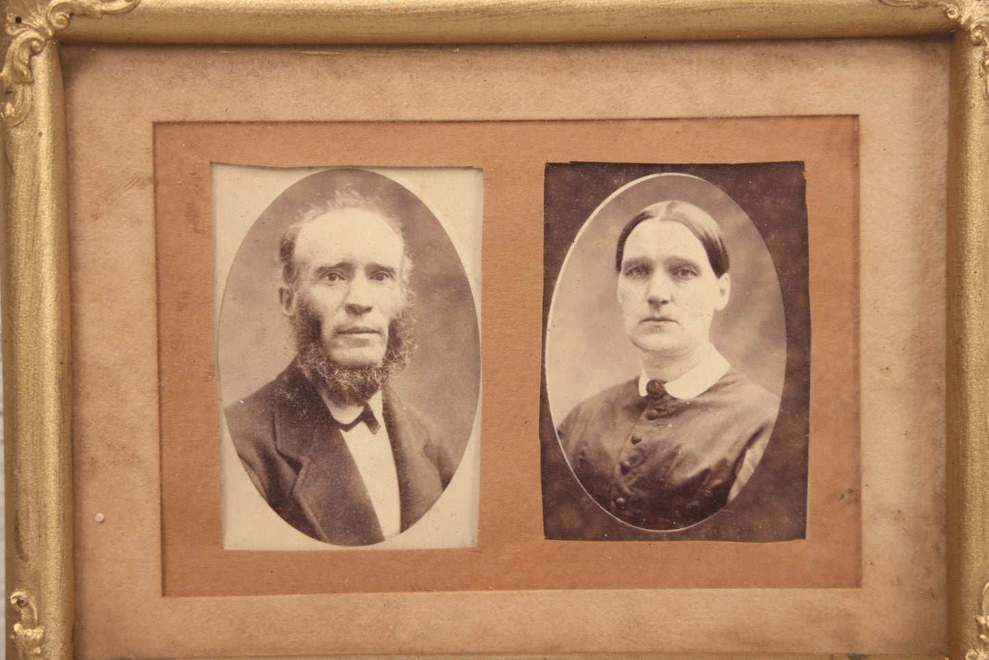 Lot 097 - Antique Pair Of Portraits Of Man And Woman In Single Frame, 7-3/4" x 5-3/4"