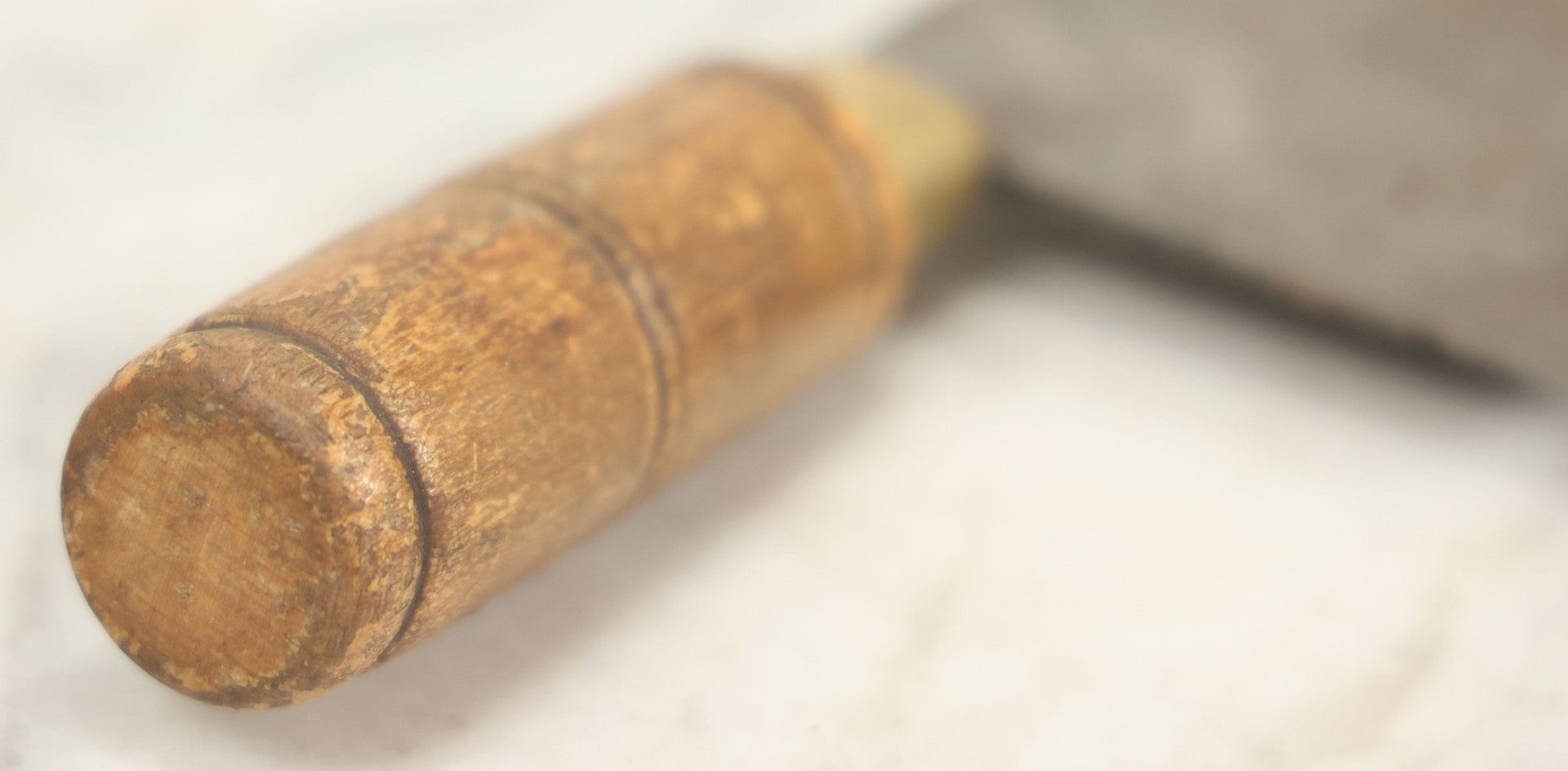 Lot 084 - Antique Butcher's Knife Meat Cleaver With Turned Wooden Handle And Brass Collar, Unmarked, Note Chipped And Worn Blade