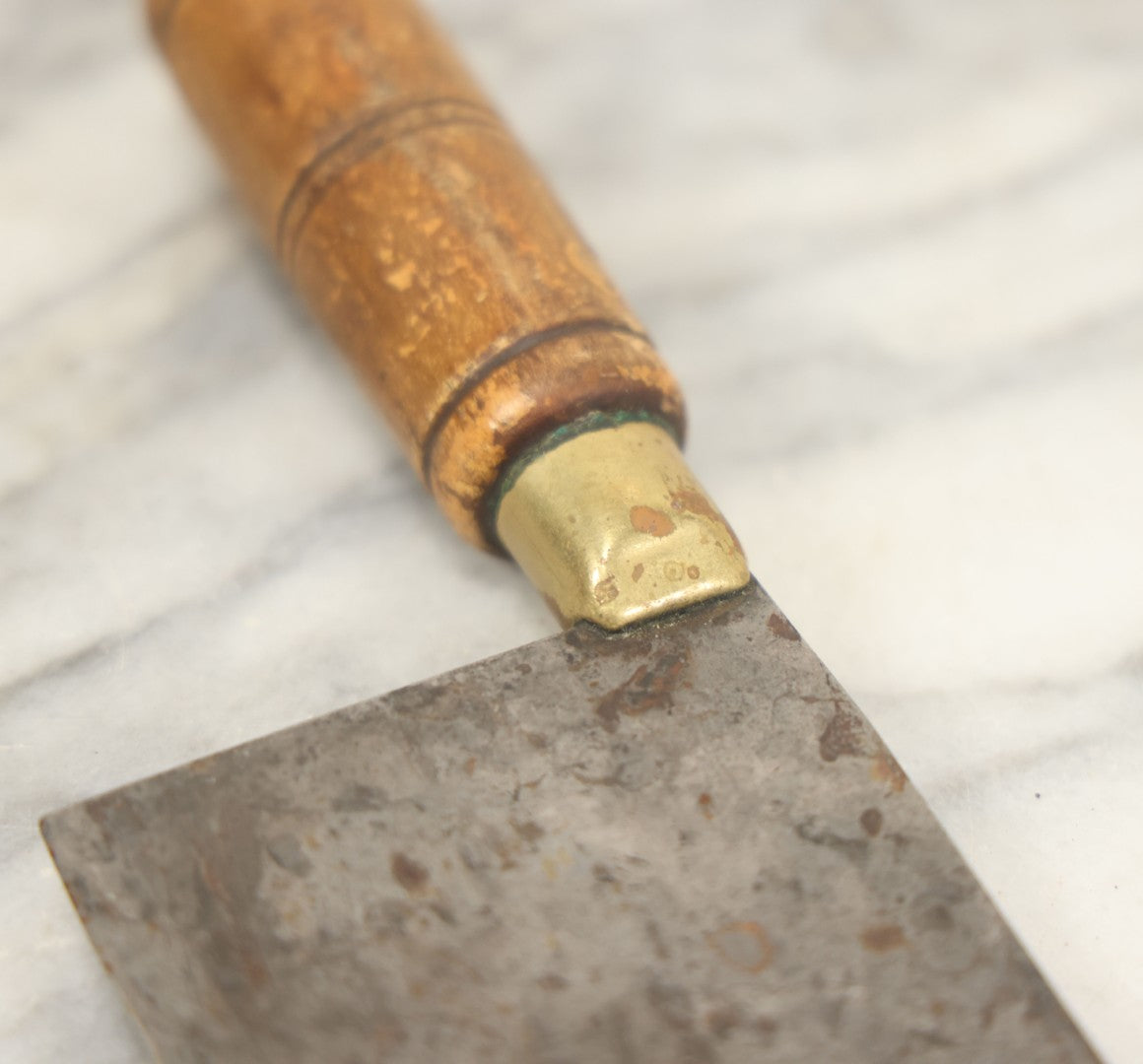 Lot 084 - Antique Butcher's Knife Meat Cleaver With Turned Wooden Handle And Brass Collar, Unmarked, Note Chipped And Worn Blade