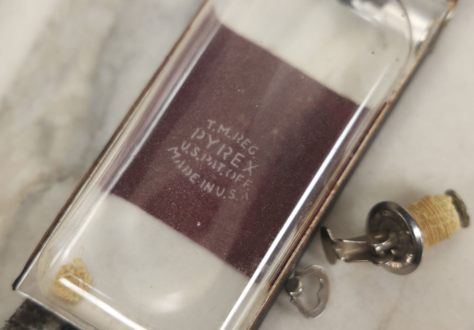 Lot 085 - Vintage Drinking Flask Disguised As Antique Folding Camera With Internal Pyrex Glass Flask, Note Missing Screw And Worn Stopper