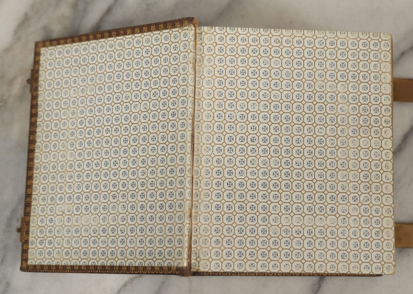 Lot 086 - Antique Family Photo Album With 32 Carte De Visite C.D.V. Photographs And 3 Tintypes, Mostly Of The Clingman Family, Including Photo Of Thomas Clingman, Mortally Wounded At The Battle Of Shiloh, Album By J.B. Lippincott & Co., Philadelphia