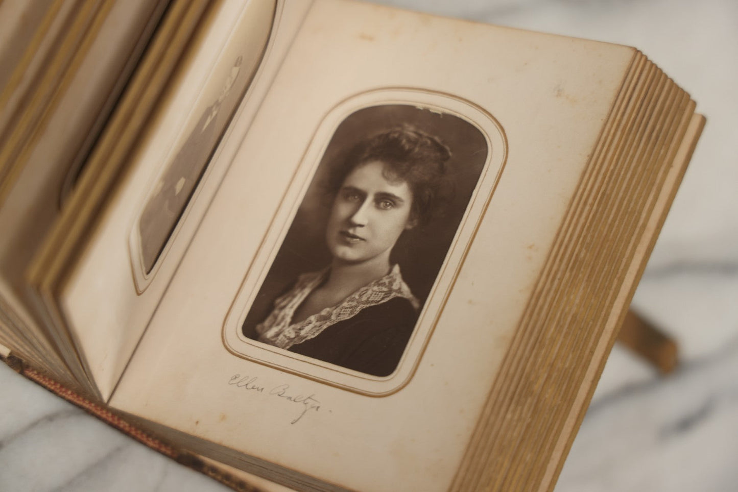 Lot 086 - Antique Family Photo Album With 32 Carte De Visite C.D.V. Photographs And 3 Tintypes, Mostly Of The Clingman Family, Including Photo Of Thomas Clingman, Mortally Wounded At The Battle Of Shiloh, Album By J.B. Lippincott & Co., Philadelphia