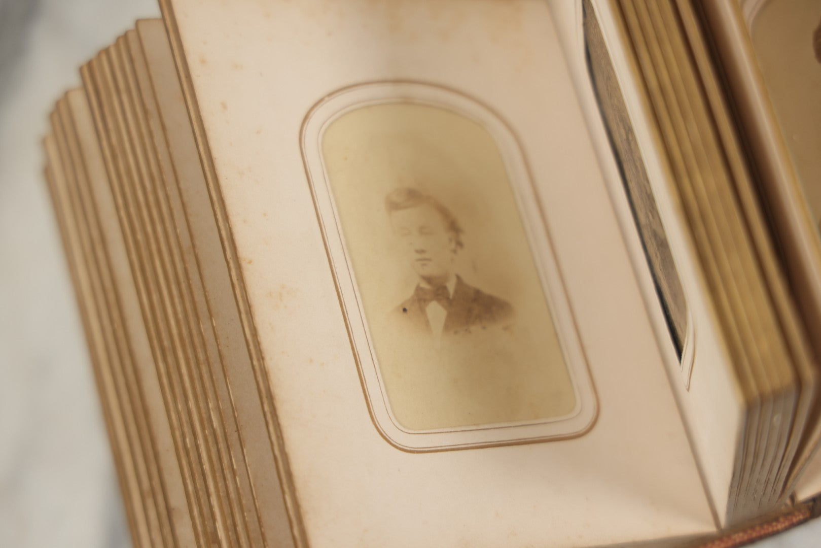 Lot 086 - Antique Family Photo Album With 32 Carte De Visite C.D.V. Photographs And 3 Tintypes, Mostly Of The Clingman Family, Including Photo Of Thomas Clingman, Mortally Wounded At The Battle Of Shiloh, Album By J.B. Lippincott & Co., Philadelphia