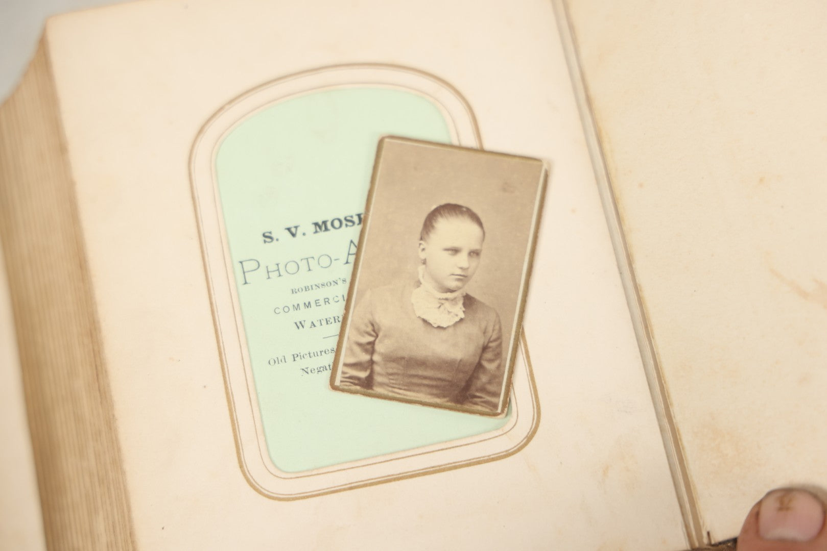 Lot 086 - Antique Family Photo Album With 32 Carte De Visite C.D.V. Photographs And 3 Tintypes, Mostly Of The Clingman Family, Including Photo Of Thomas Clingman, Mortally Wounded At The Battle Of Shiloh, Album By J.B. Lippincott & Co., Philadelphia