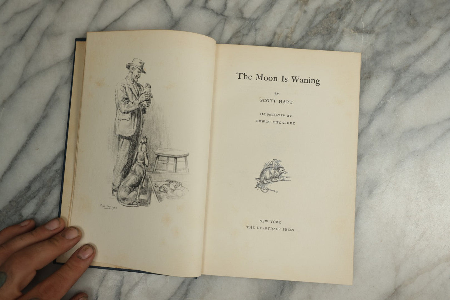 Lot 133 - "The Moon Is Waning" Vintage Limited Edition Book By Scott Hart (Numbered 101 Of 950), Illustrated By Edwin Megargee, With Gilt Illustrated Dog And Waning Moon On Cover, Published By The Derrydale Press, New York, 1939 