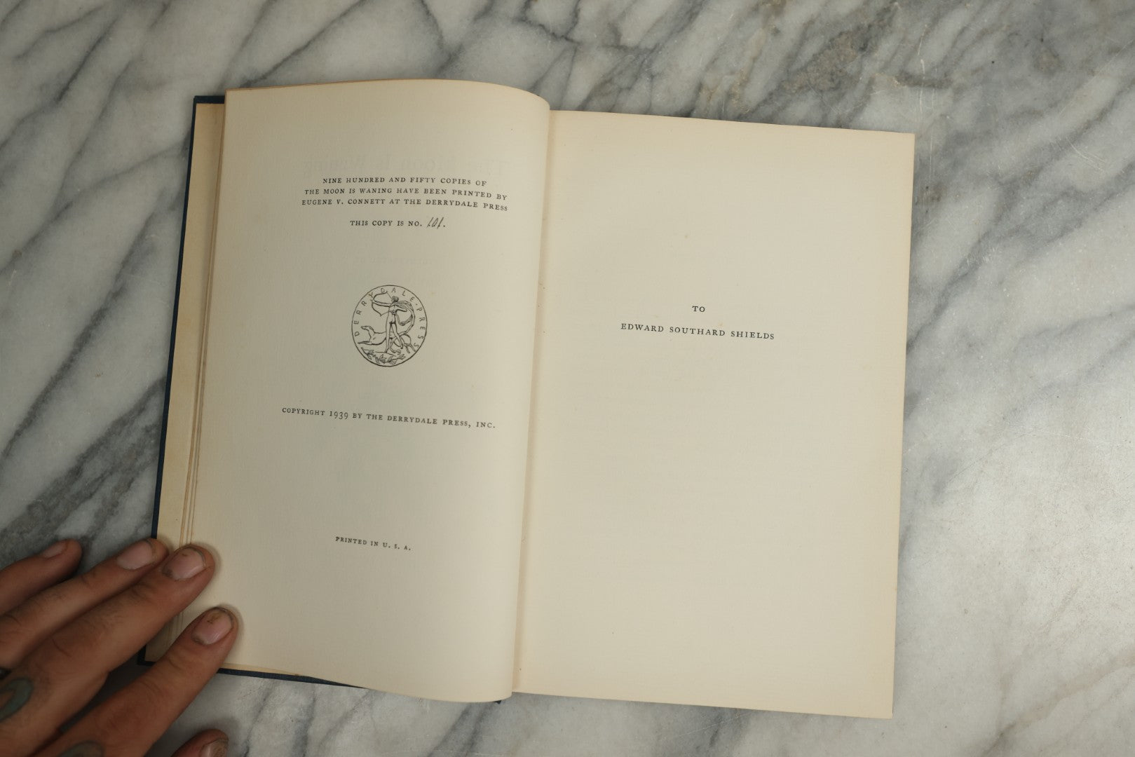 Lot 133 - "The Moon Is Waning" Vintage Limited Edition Book By Scott Hart (Numbered 101 Of 950), Illustrated By Edwin Megargee, With Gilt Illustrated Dog And Waning Moon On Cover, Published By The Derrydale Press, New York, 1939 