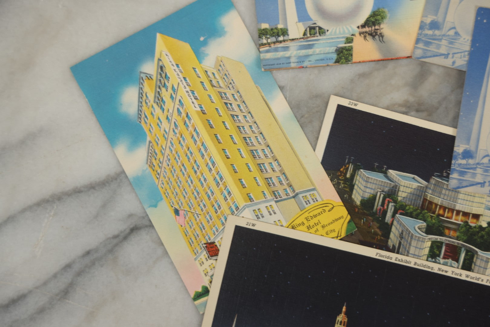 Lot 161 - Grouping Of Vintage 1939 New York World's Fair And N.Y.C. Themed Postcards, Including 11 Single Postcards And Licensed Souvenir Folder, Copyright 1939
