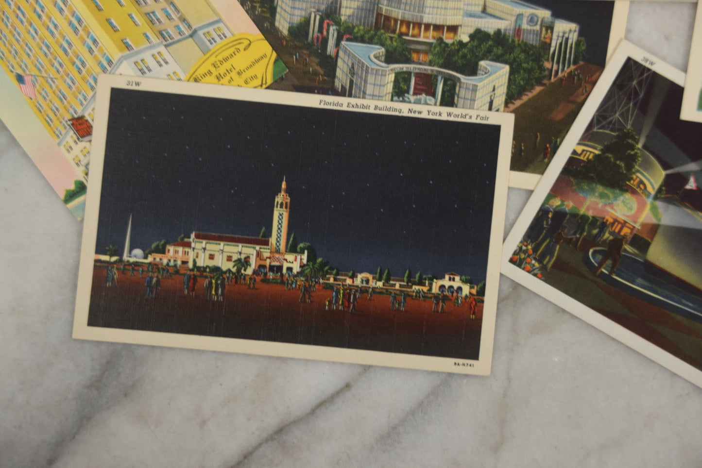 Lot 161 - Grouping Of Vintage 1939 New York World's Fair And N.Y.C. Themed Postcards, Including 11 Single Postcards And Licensed Souvenir Folder, Copyright 1939