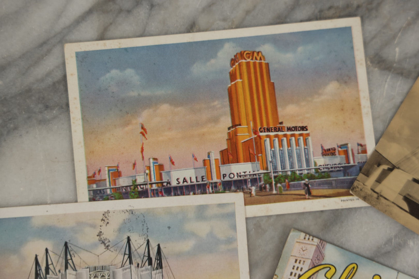 Lot 162 - Grouping Of Vintage Chicago Themed Postcards, Including Six Single Postcards And "Chicago Of Today" Souvenir Folder