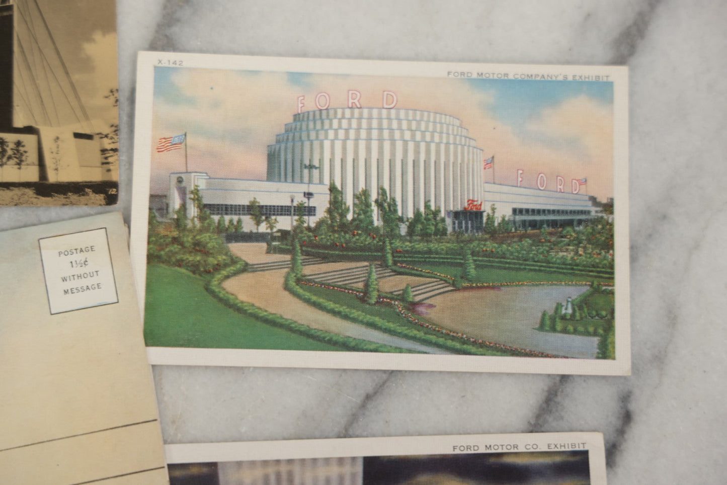 Lot 162 - Grouping Of Vintage Chicago Themed Postcards, Including Six Single Postcards And "Chicago Of Today" Souvenir Folder
