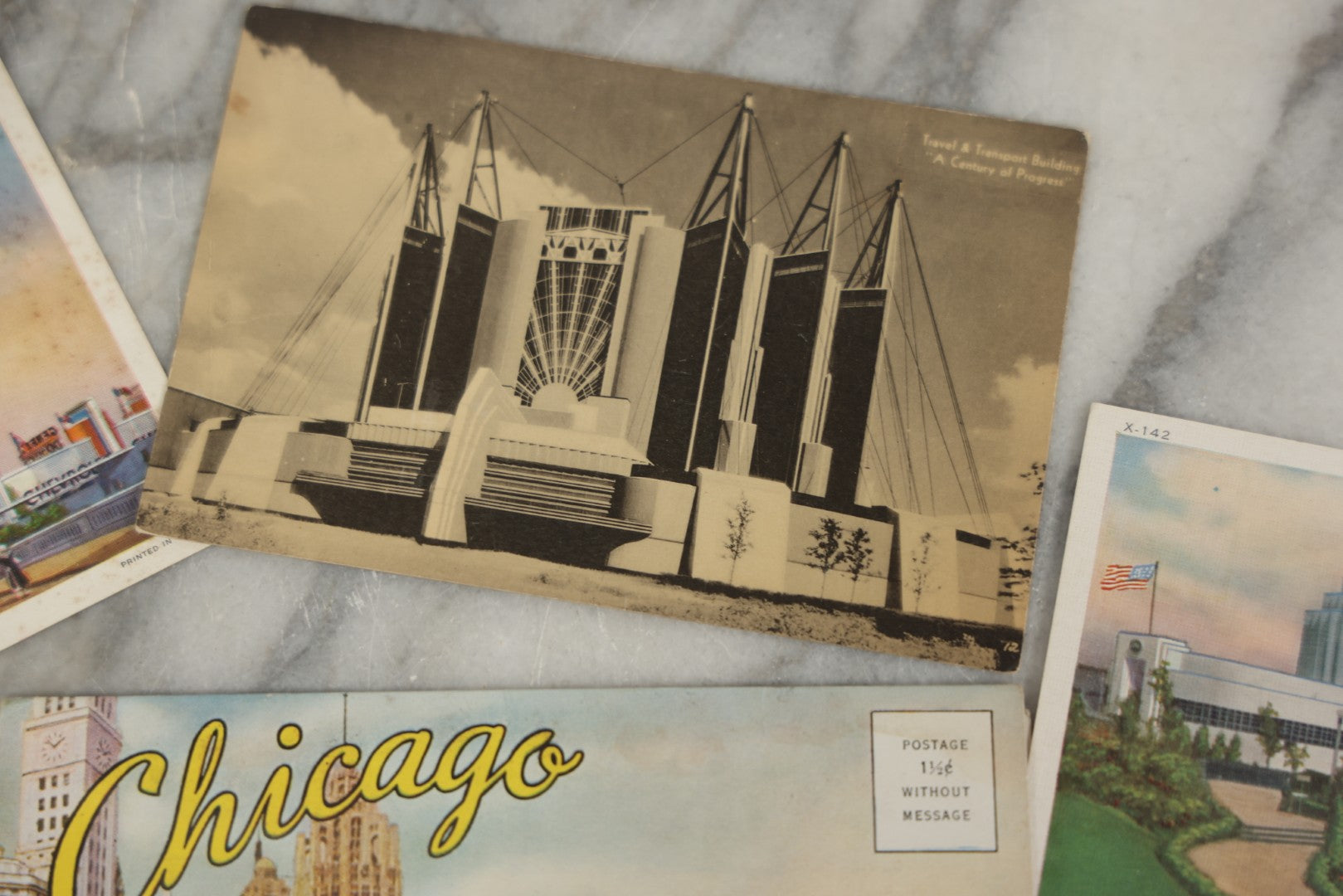 Lot 162 - Grouping Of Vintage Chicago Themed Postcards, Including Six Single Postcards And "Chicago Of Today" Souvenir Folder