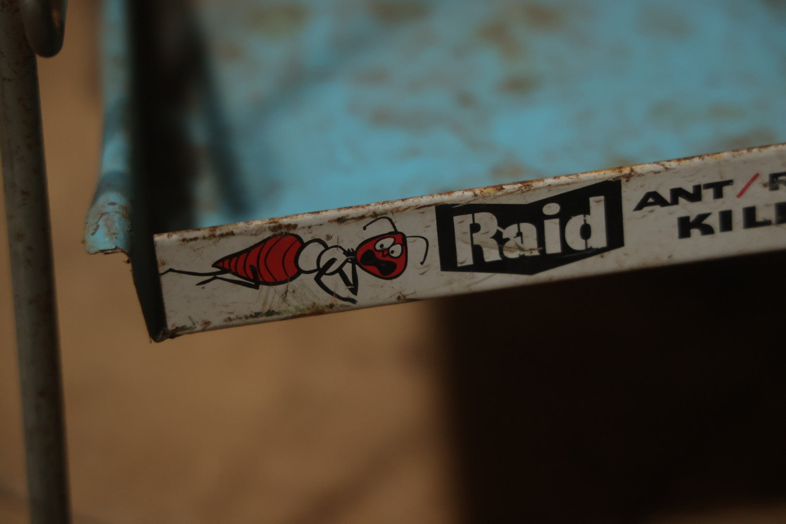 Vintage Raid “Kills'Em Dead” Advertising Metal Store Display Shelf