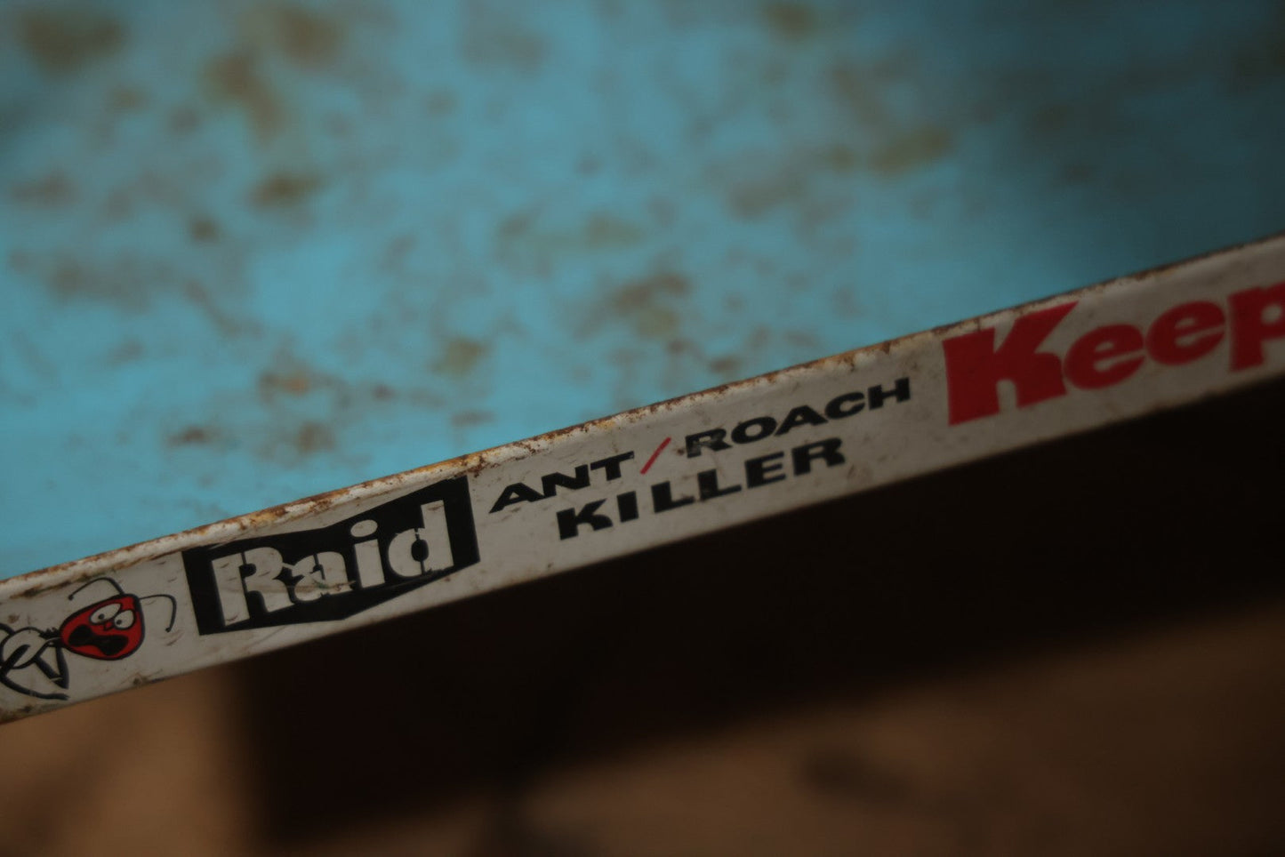 Vintage Raid “Kills'Em Dead” Advertising Metal Store Display Shelf