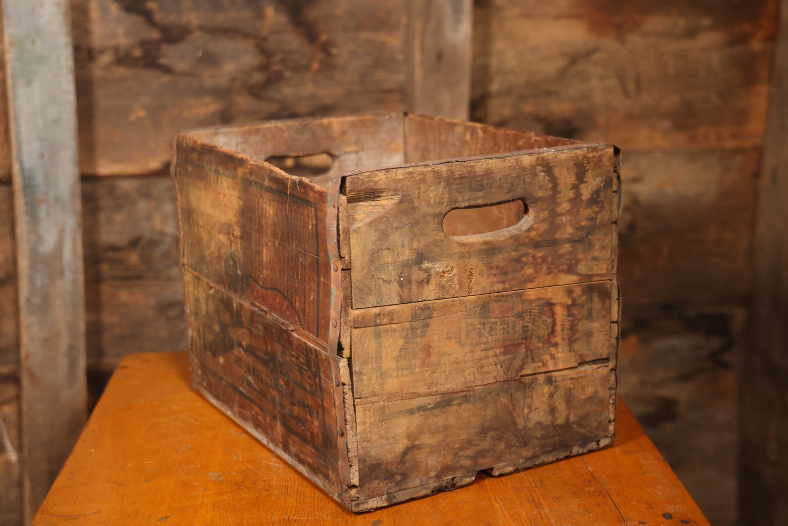 Hanley's Peerless Ale Wooden Advertising Crate With Bulldog Graphics, The James Hanley Company, Providence, Rhode Island