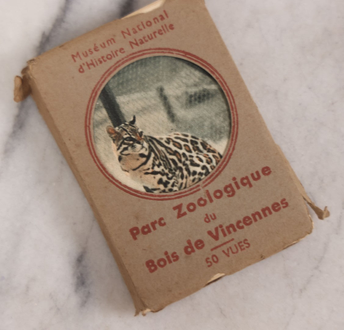 Lot 100 - Grouping Of 12 Vintage Souvenir Folders With Tourism Cards, Some Photo Cards, Depicting Artwork, Landmarks Of Cities And Attractions In Europe, Hong Kong, Paris Zoo, Versailles