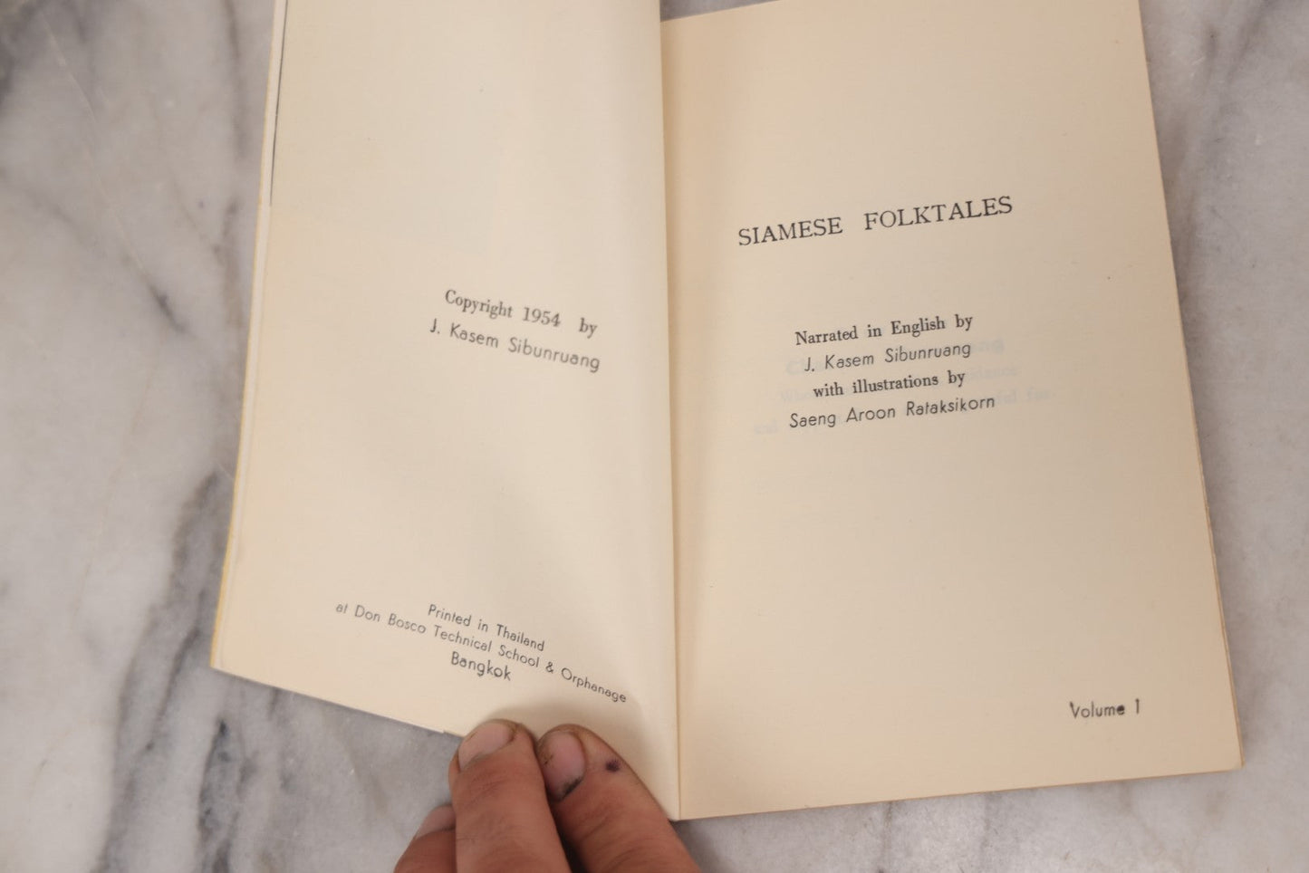 Lot 134 - "Siamese Folk Tales" Vintage Illustrated Paperback Book By J. Kasem Sibunruang, Printed By Don Basco Technical School & Orphanage, Bangkok, Thailand, 1954