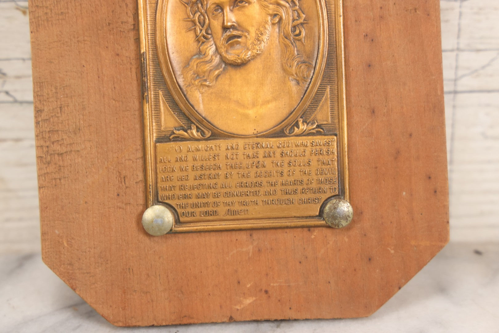 Lot 110 - Vintage Wood Religious Wall Plaque With Metal Plate Of Jesus With Crown Of Thorns And Prayer Inscription, 5" x 6"
