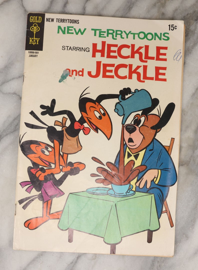 Lot 163 - Grouping Of Six Vintage Gold Key Comics, Including Daffy Duck, Heckle And Jeckle, Top Cat, Road Runner, The Three Stooges, And Bonanza