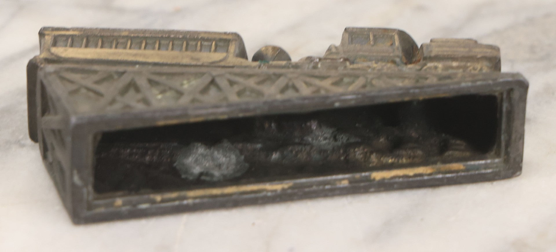 Lot 191 - Pair Of Vintage Pot Metal Souvenir Figurines, Cog Railway White Mountains, New Hampshire And Bison From Mt. Rushmore, South Dakota