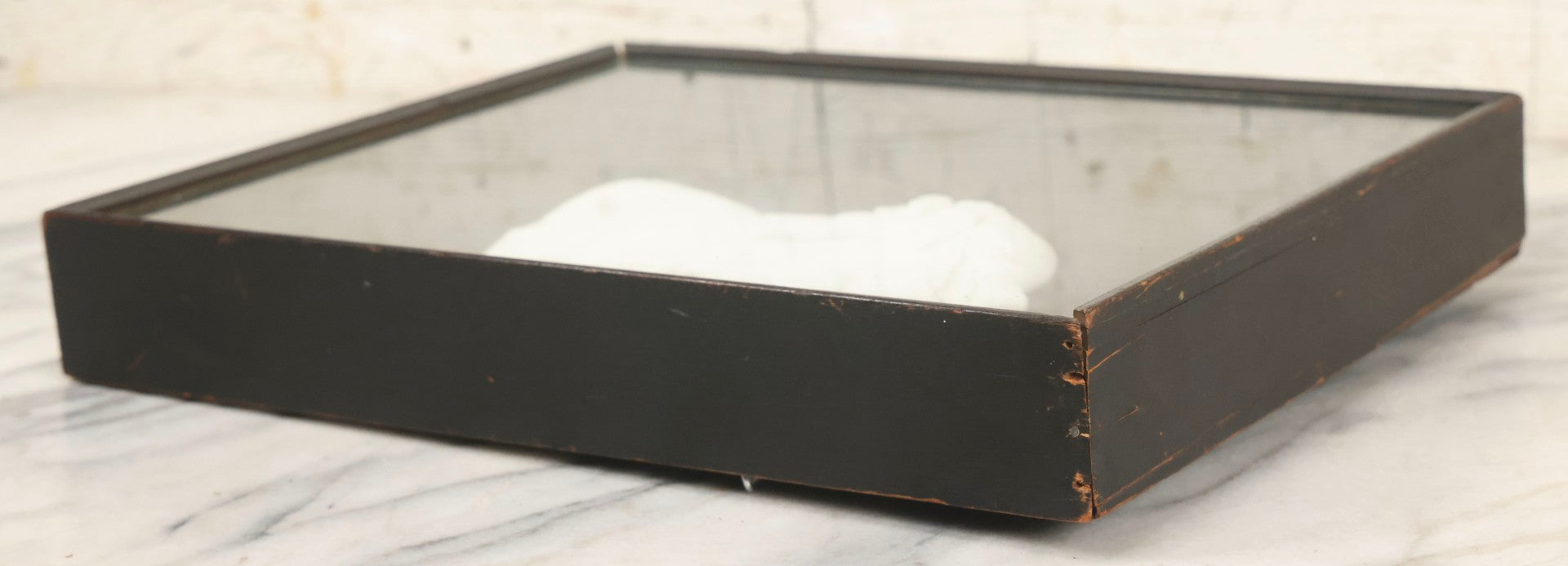 Lot 014 - Antique Shadowbox With Marble Bust In Profile Of Dante Alighieri, Black Velvet Backing, Frederick Keppel & Co., New York City, Marked No. D 355, 11" x 13-5/8"