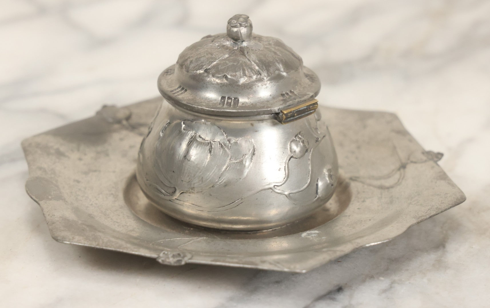 Lot 053 - Antique German Pewter Art Nouveau Inkwell With Dried Poppy Flower Motif, Stamped Germany, With Walter Kimball & Co. Boston Label, Circa Early 20th Century
