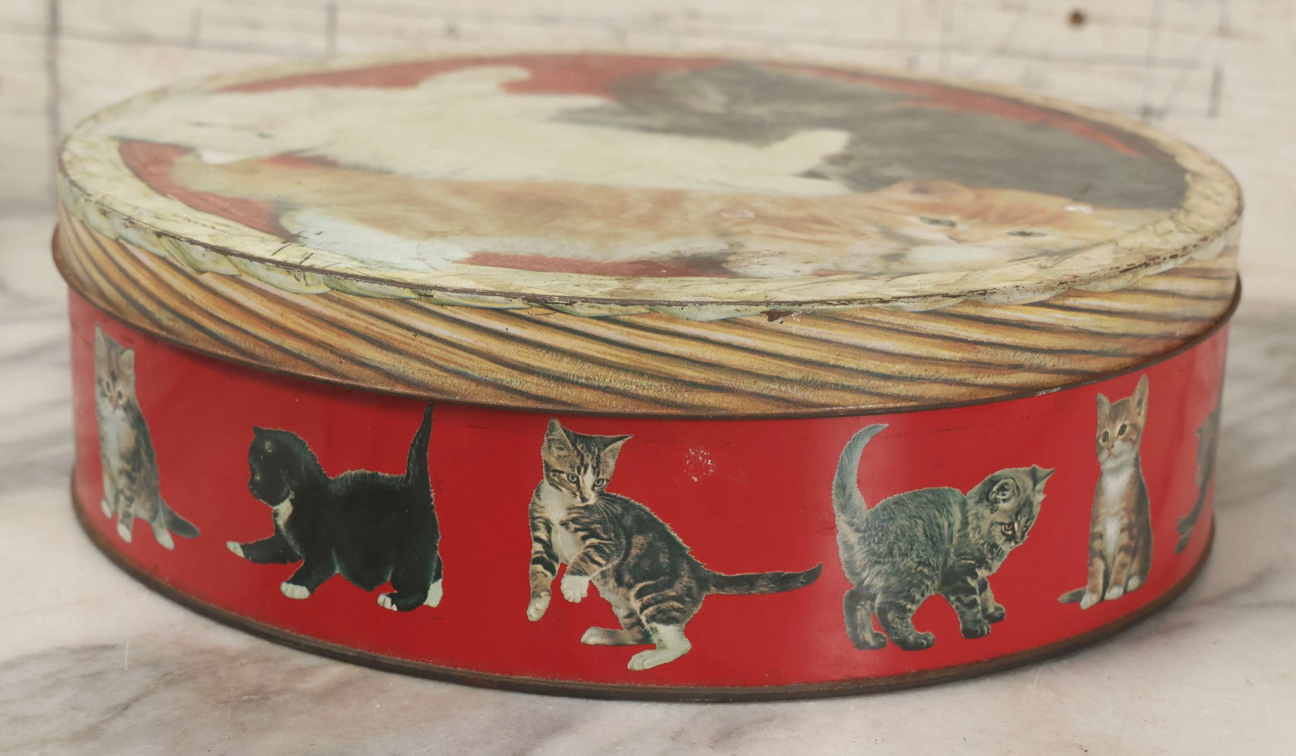 Lot 121 - Vintage Circular Biscuit Tin With Photograph Of Three Kittens On Lid, Carr's Of Carlisle, England, 10" Diameter