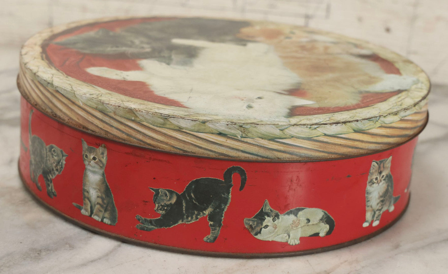 Lot 121 - Vintage Circular Biscuit Tin With Photograph Of Three Kittens On Lid, Carr's Of Carlisle, England, 10" Diameter