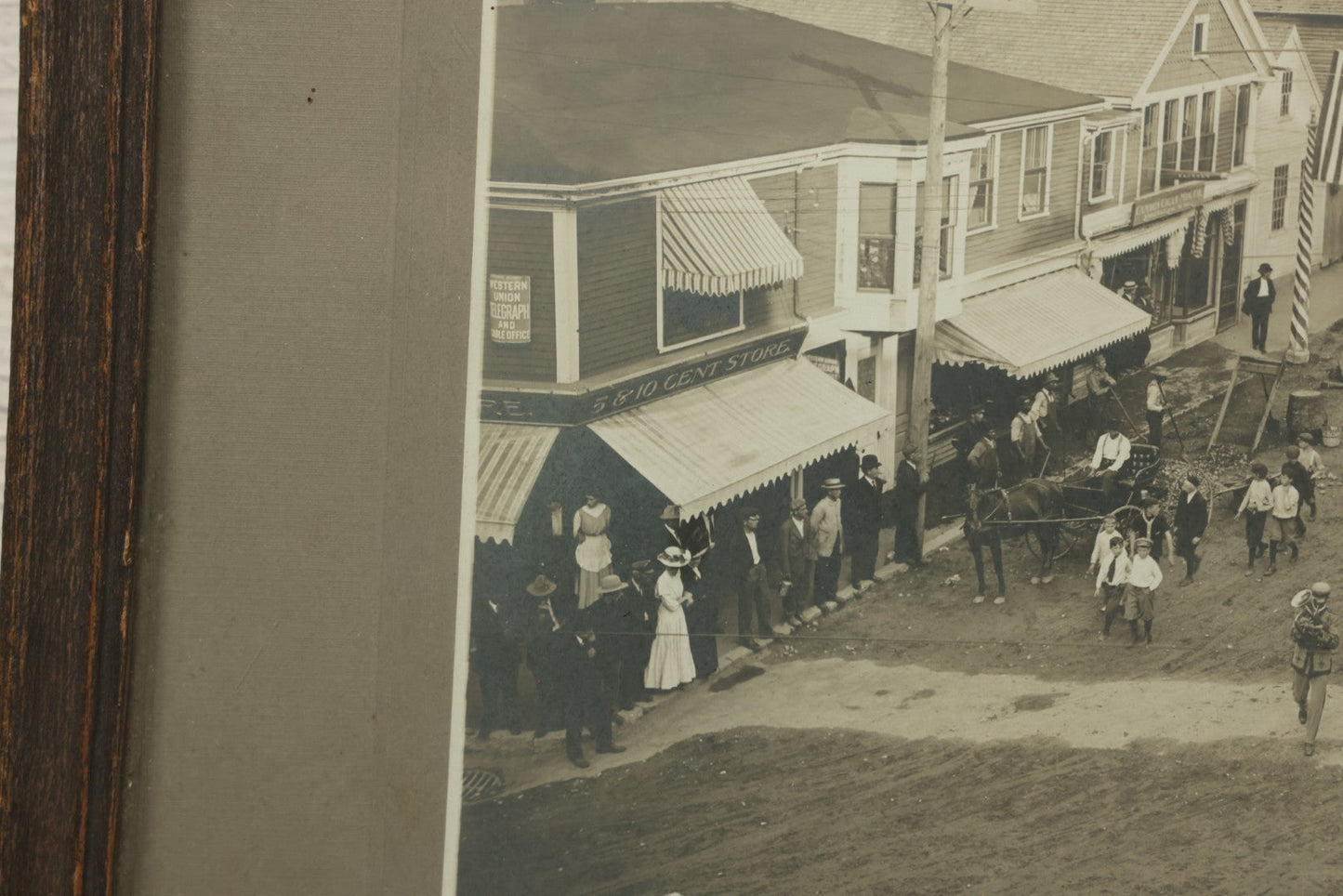 Lot 155 - Antique Boarded Photograph Of Parade On Chestnut Street, Camden, Maine, With Knights Templar / Masons With Skull And Crossbones Aprons Marching, Signed Harris Photo 1909, With Provenance Notes By Fred Crockett, Framed, 14-7/8" x 13"