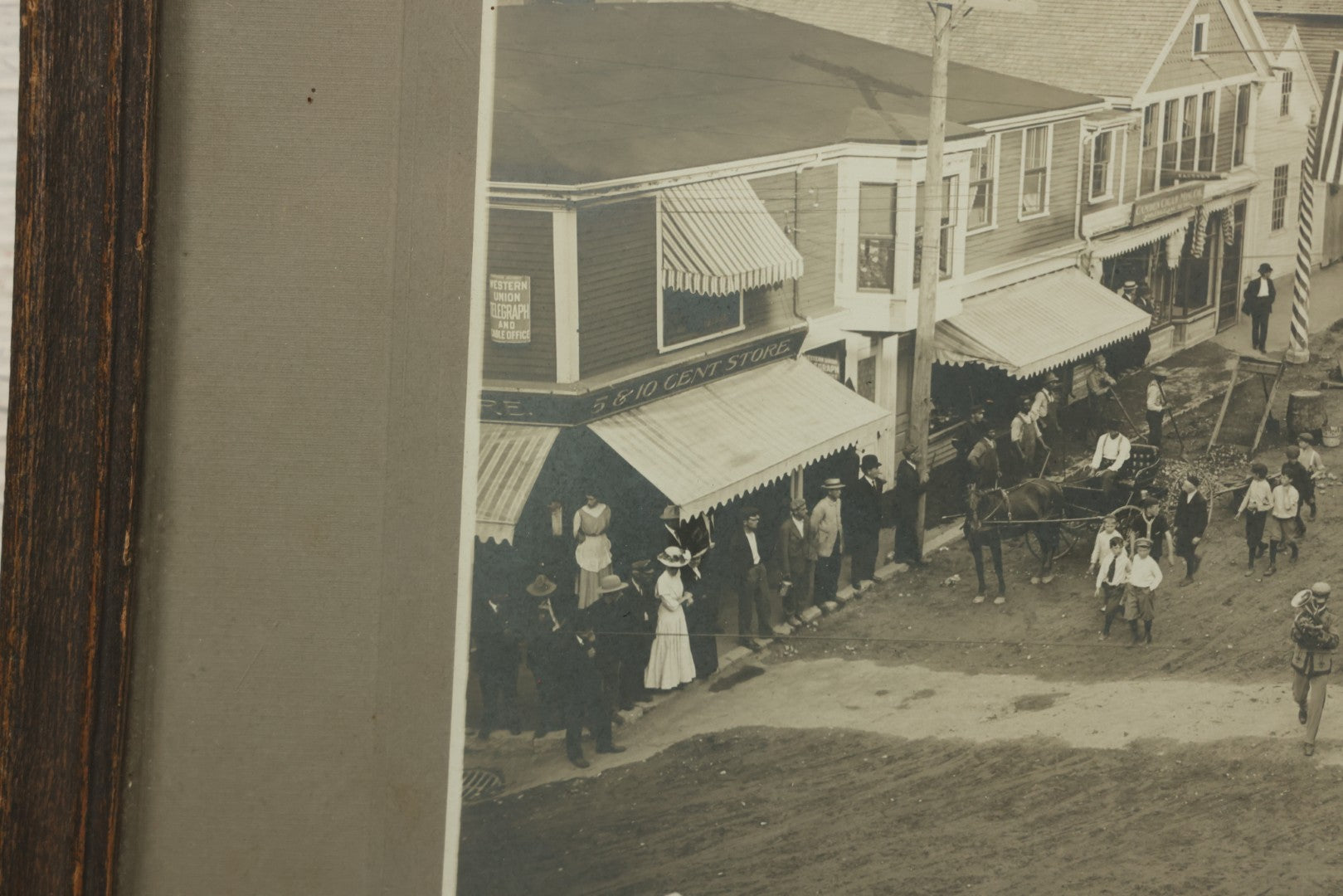 Lot 155 - Antique Boarded Photograph Of Parade On Chestnut Street, Camden, Maine, With Knights Templar / Masons With Skull And Crossbones Aprons Marching, Signed Harris Photo 1909, With Provenance Notes By Fred Crockett, Framed, 14-7/8" x 13"