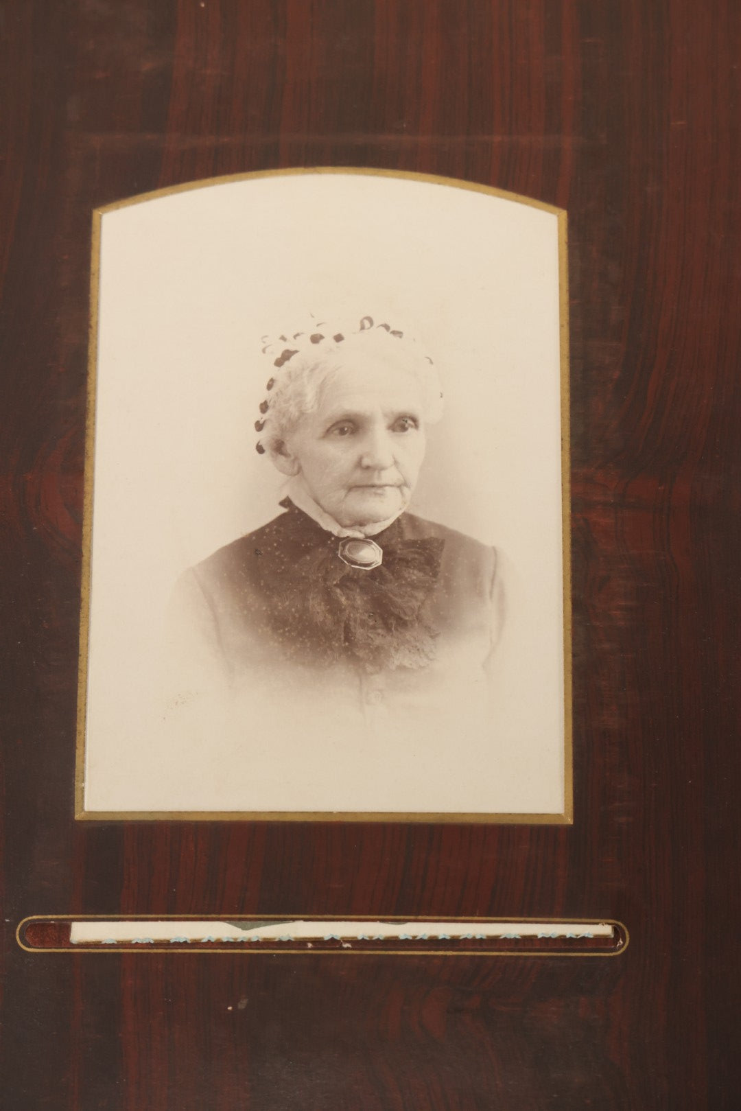 Lot 159 - Antique Victorian Family Photo Album With Brown Leather Covers And Brass Clasp Containing 18 Cabinet Cards, 13 Carte De Visite CDV Photographs, 9 Tintypes, And 4 Long Cabinet Cards Including Hidden Mother And Black Baby Portraits