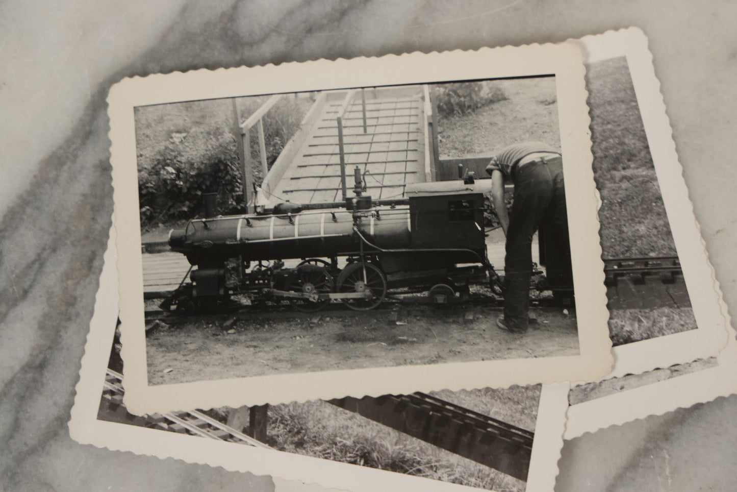 Lot 184 - Grouping Of 17 Vintage Snapshot Photographs Of New England Live Steamers Miniature Railroad Club Showing Men, Children, And Scale Trains, In Envelope As Found