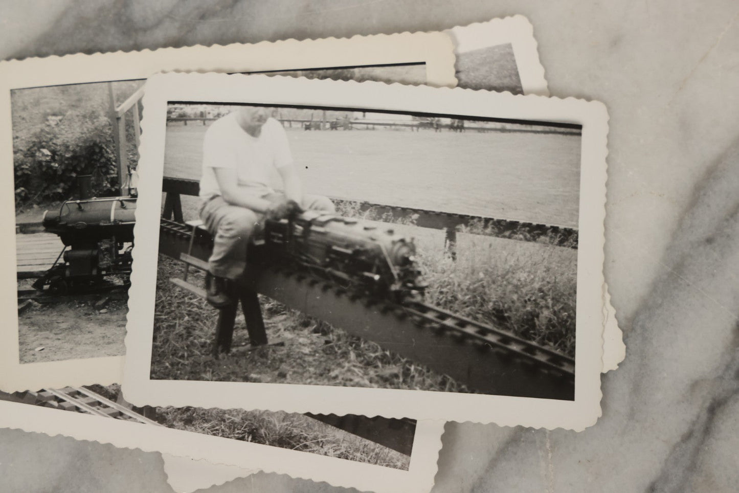 Lot 184 - Grouping Of 17 Vintage Snapshot Photographs Of New England Live Steamers Miniature Railroad Club Showing Men, Children, And Scale Trains, In Envelope As Found